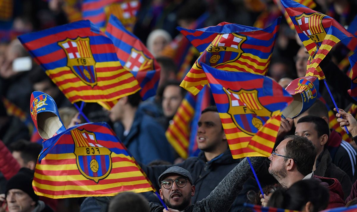 Aficionados del FC Barcelona en el Camp Nou, en una imagen de archivo