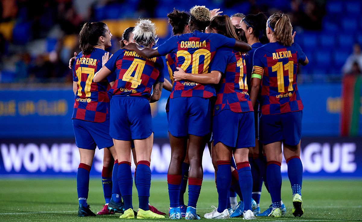 El FC Barcelona Femenino, celebrando la victoria contra el Minsk