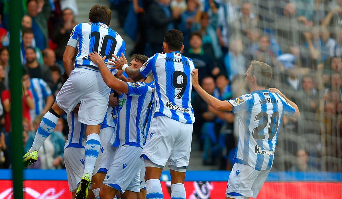 The Real Sociedad, celebrating a goal against the Granada