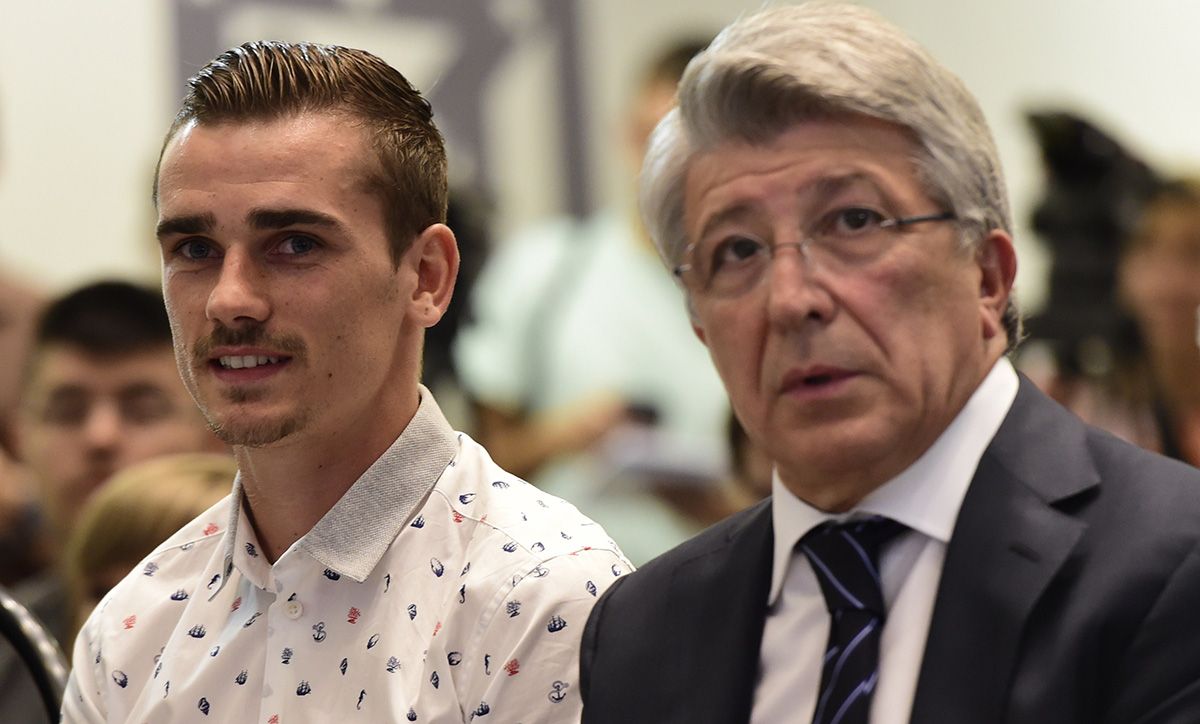 Griezmann and Enrique Cerezo, in an image of archive