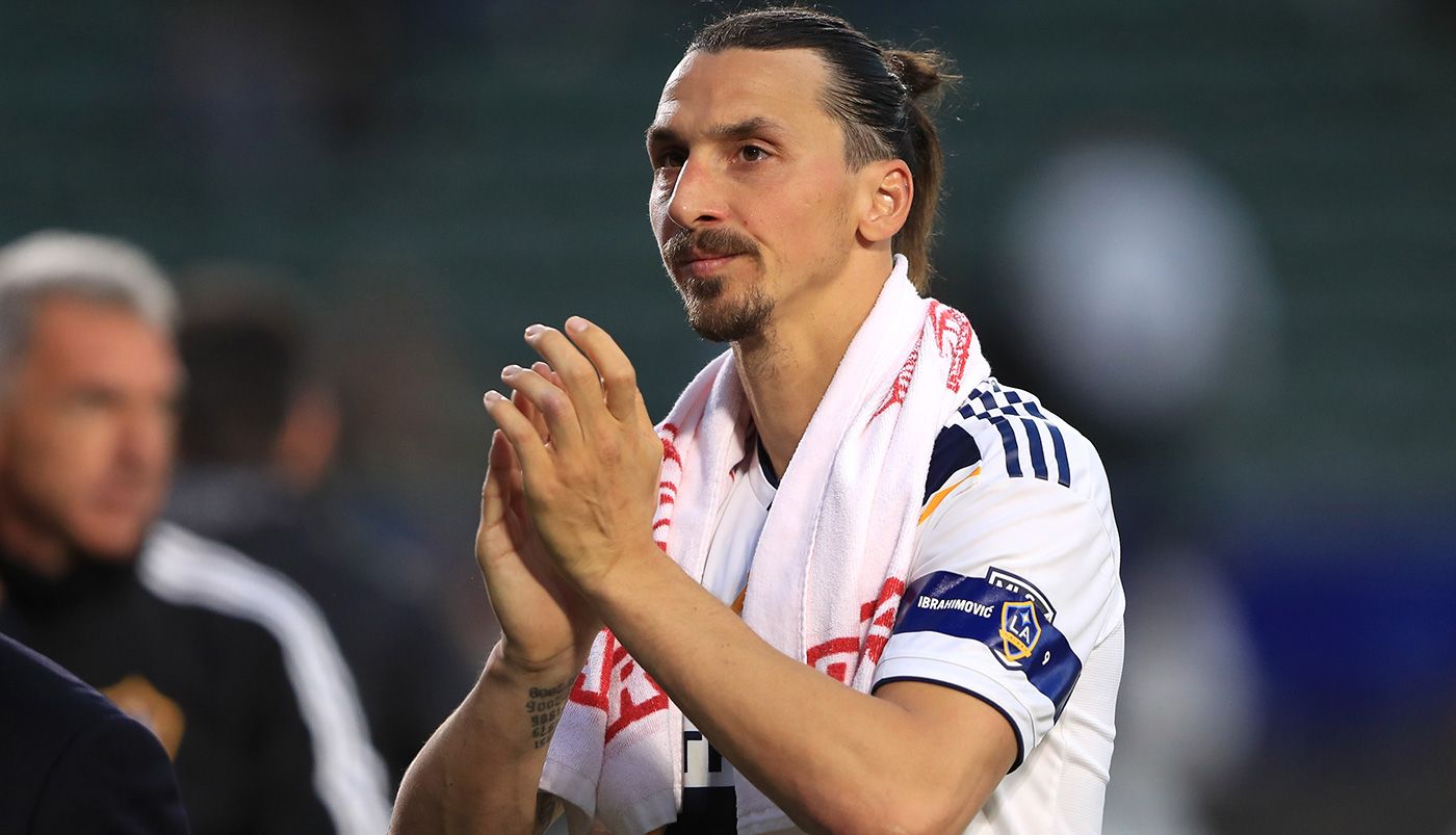 Ibrahimovic Applauds after a party with the Galaxy