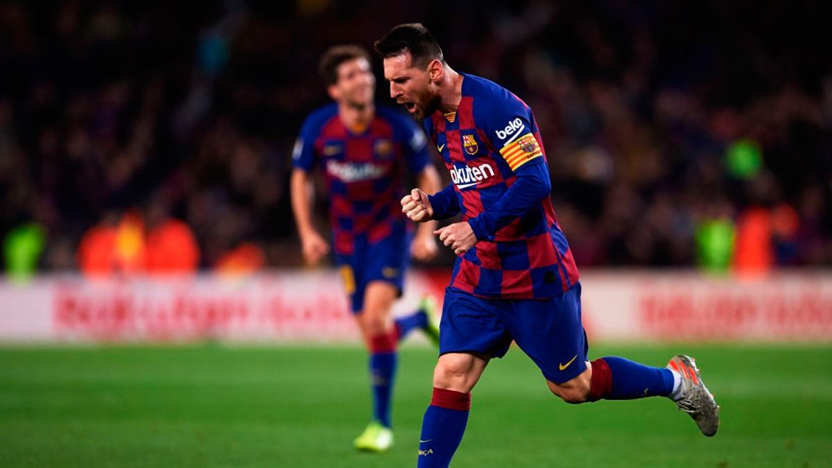 Leo Messi celebrates a goal with FC Barcelona in LaLiga