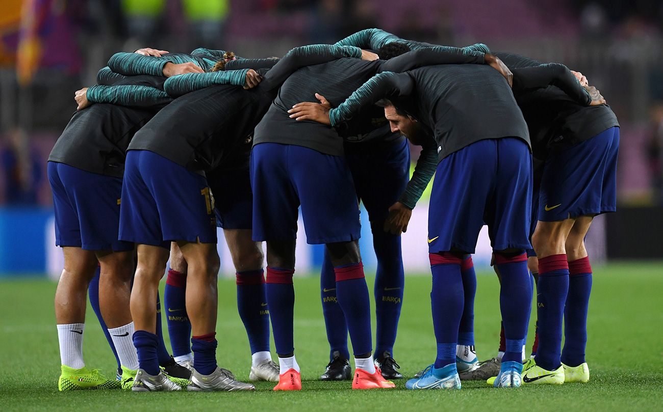 Los jugadores del Barça se concentran antes del partido