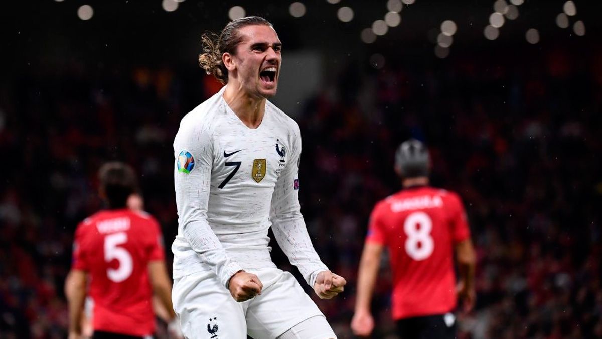 Antoine Griezmann celebrates a goal with the France national team