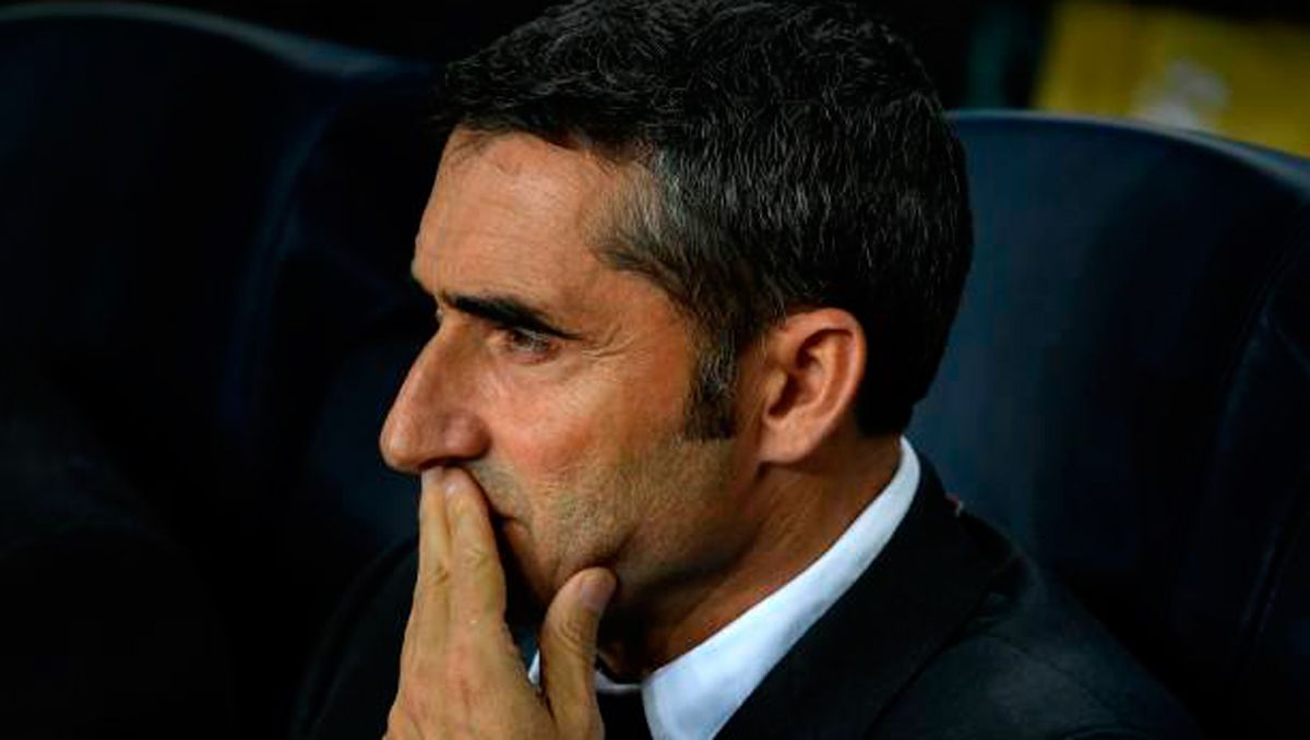 Valverde, in the bench of the Camp Nou