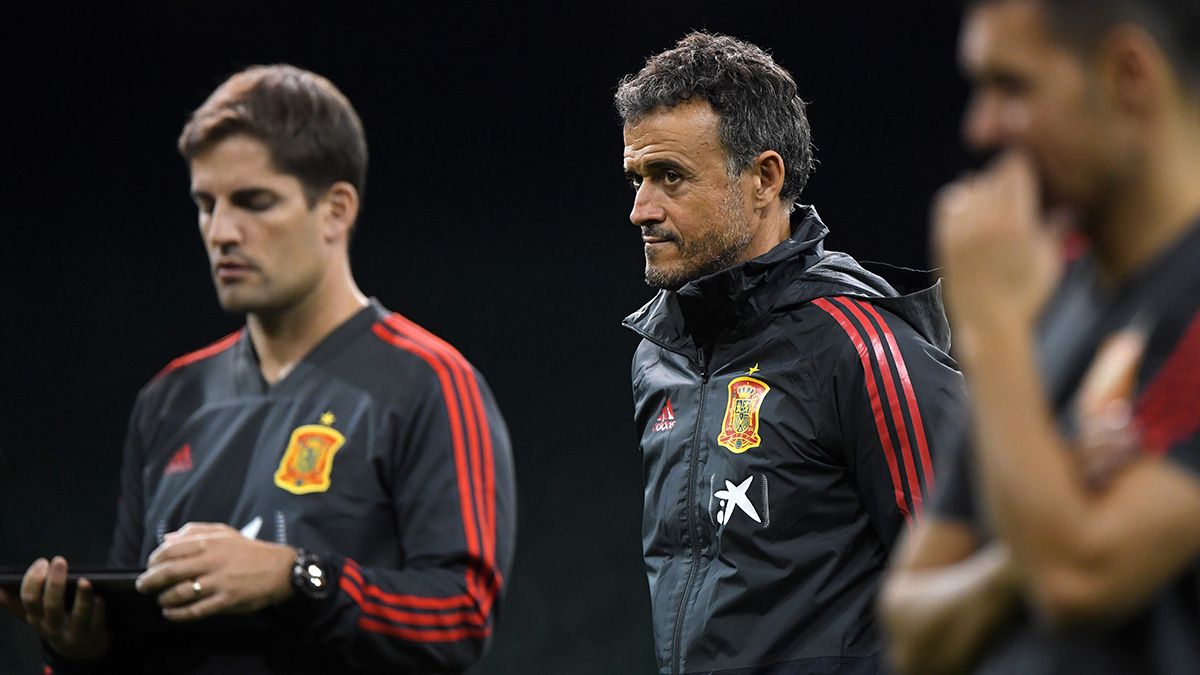 Luis Enrique and Robert Moreno in a training session of the spanish national team