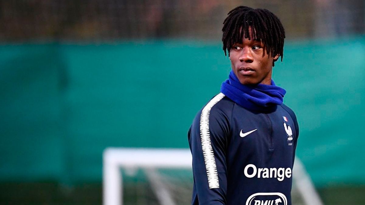 Eduardo Camavinga, target of Barça, in a France training session