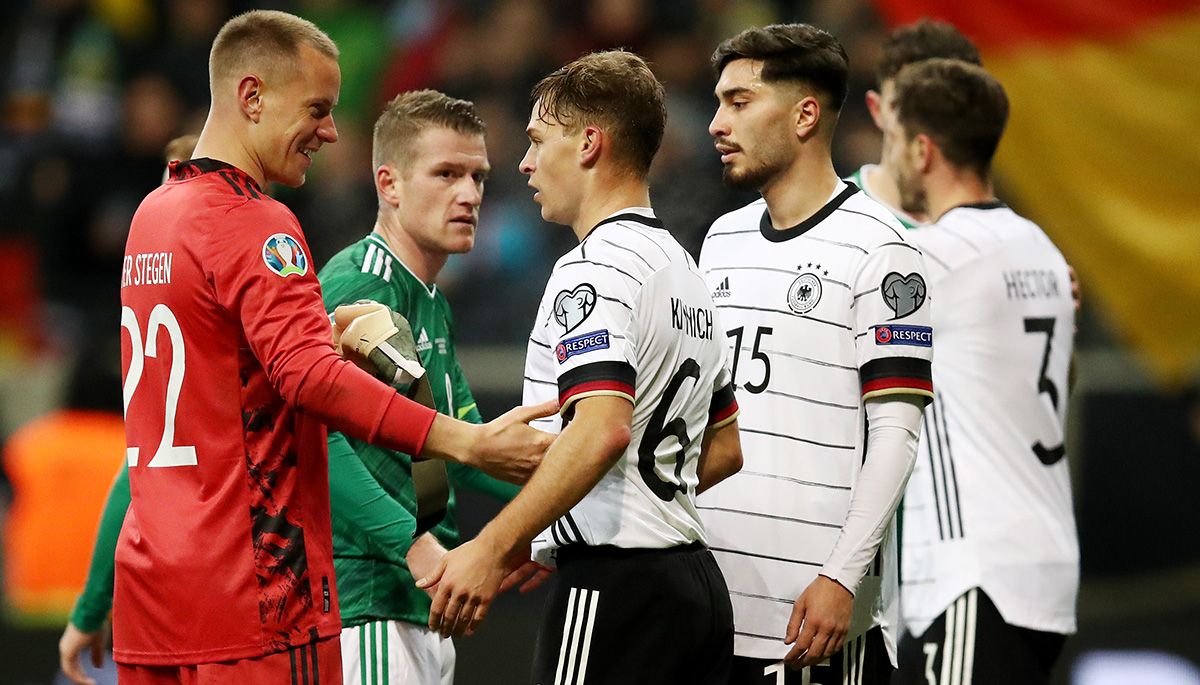 Marc-André ter Stegen, celebrando el triunfo con sus compañeros de Alemania