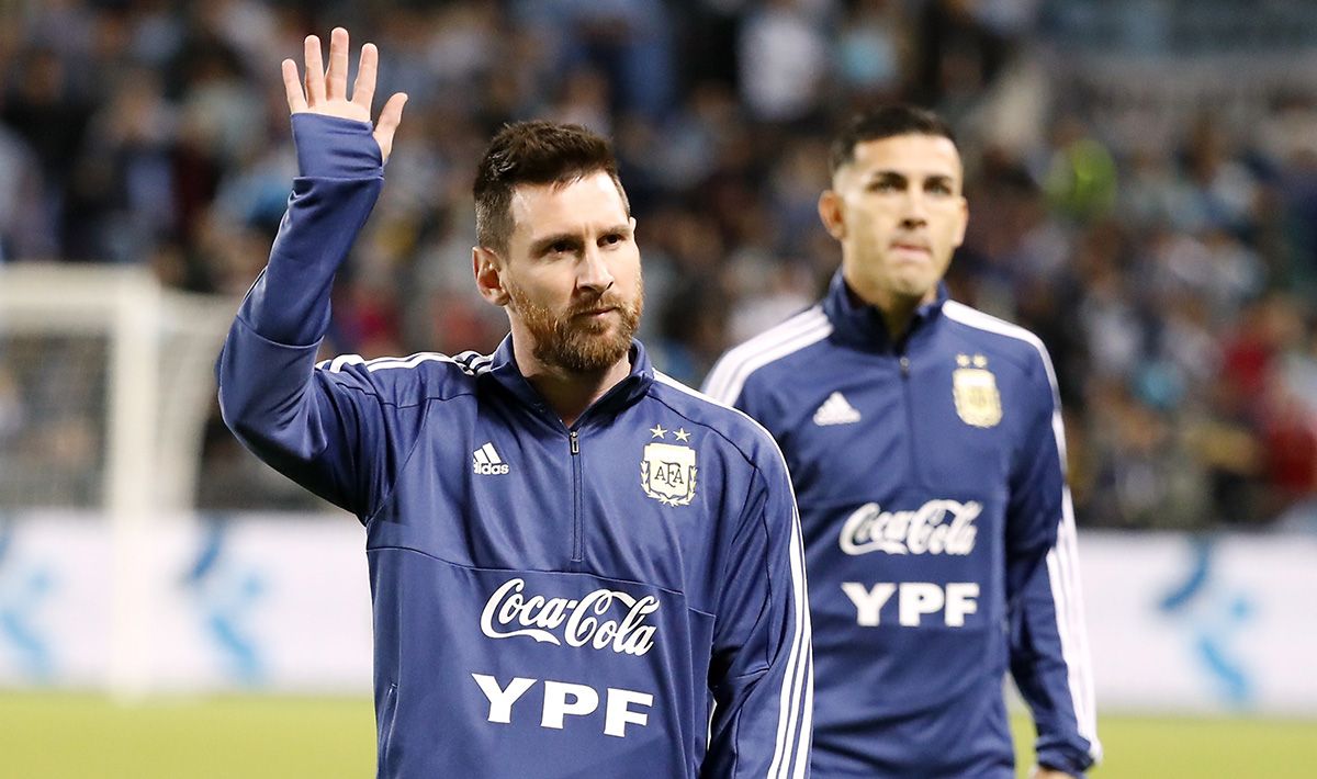 Leo Messi, greeting to the fans before a match of Argentina