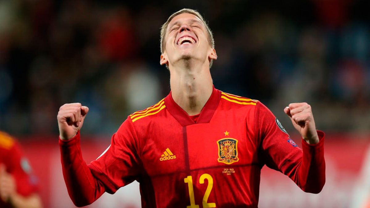 Dani Olmo, target of Barça, celebrates a goal with the spanish national team