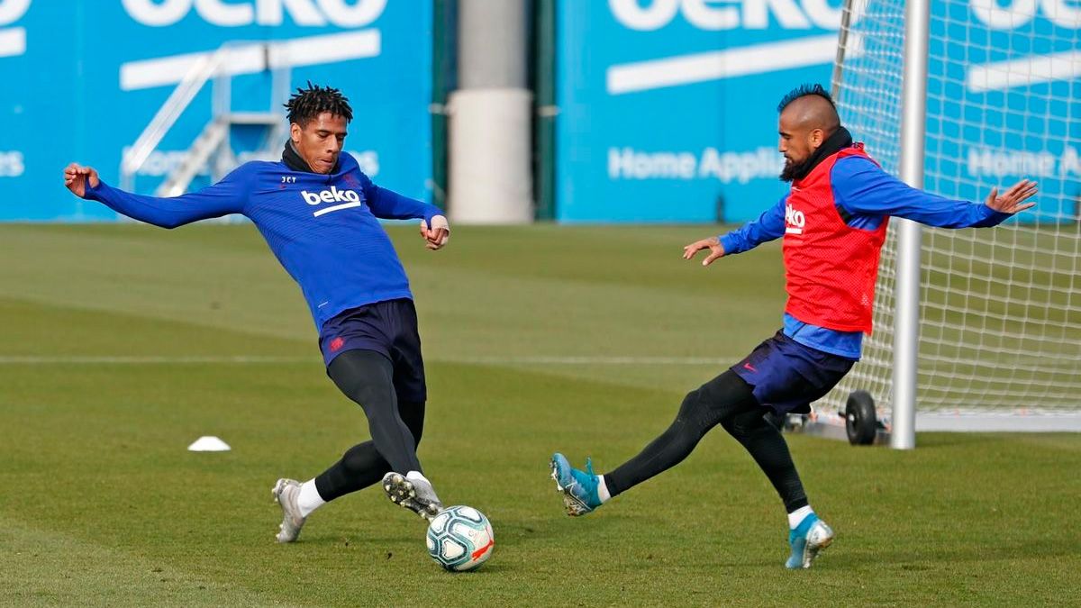 Jean-Clair Todibo in a training session of FC Barcelona