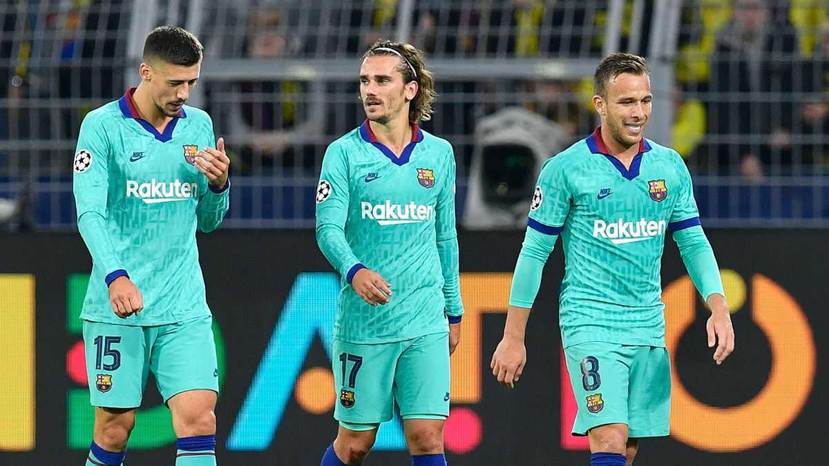 Arthur and Clément Lenglet in a match of Barça
