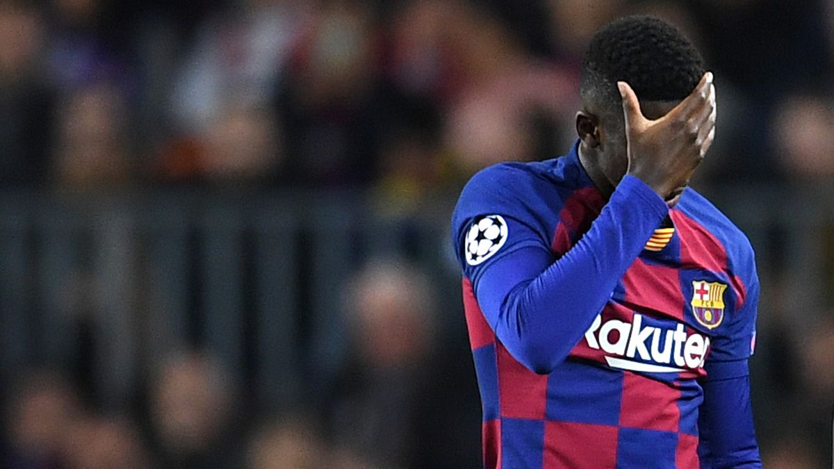 Ousmane Dembélé se lamenta de una lesión durante un partido del Barça