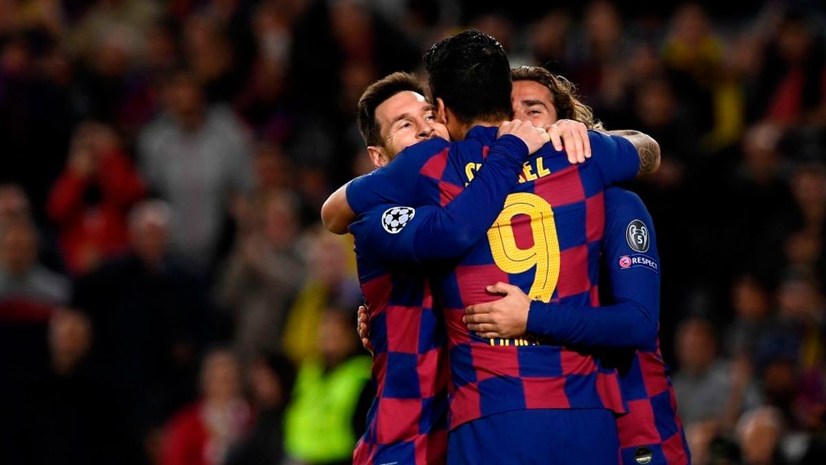 Leo Messi, Luis Suárez and Antoine Griezmann celebrate a goal of Barça