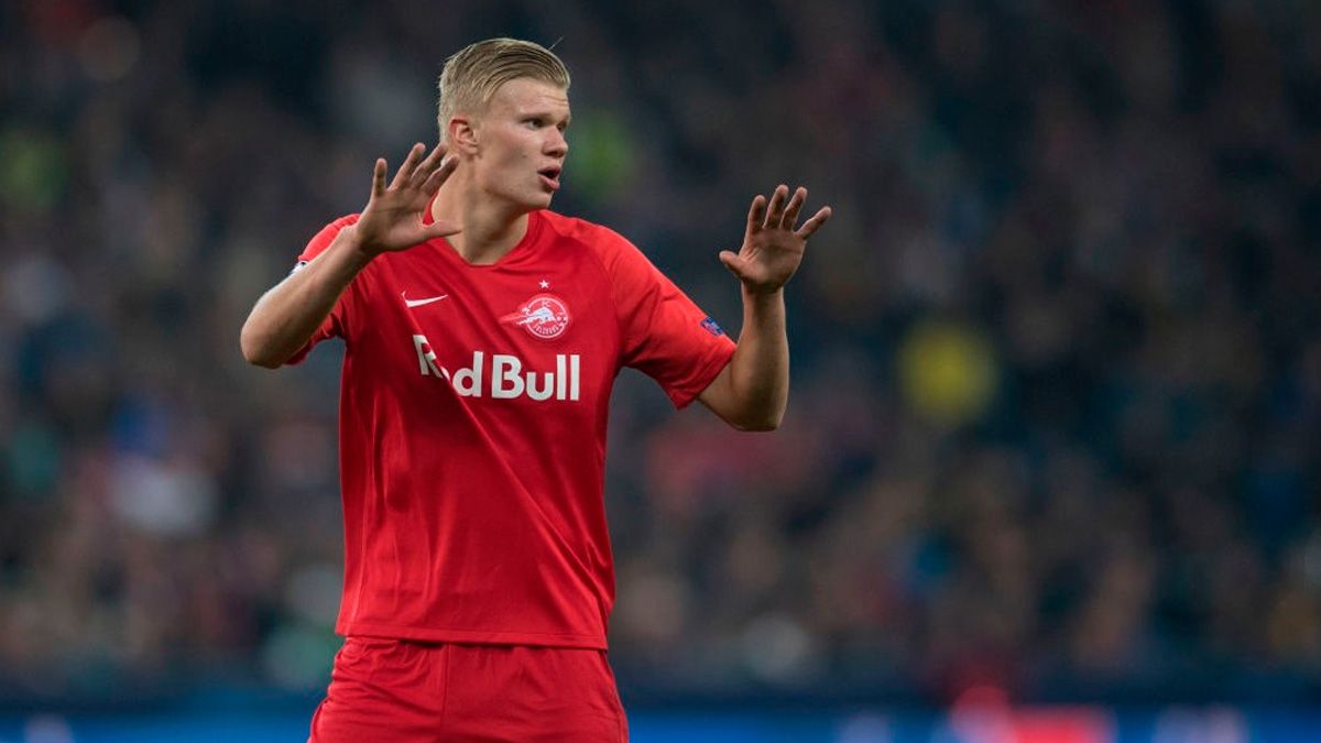 Erling Haaland in a match with Salzburg in the Champions League