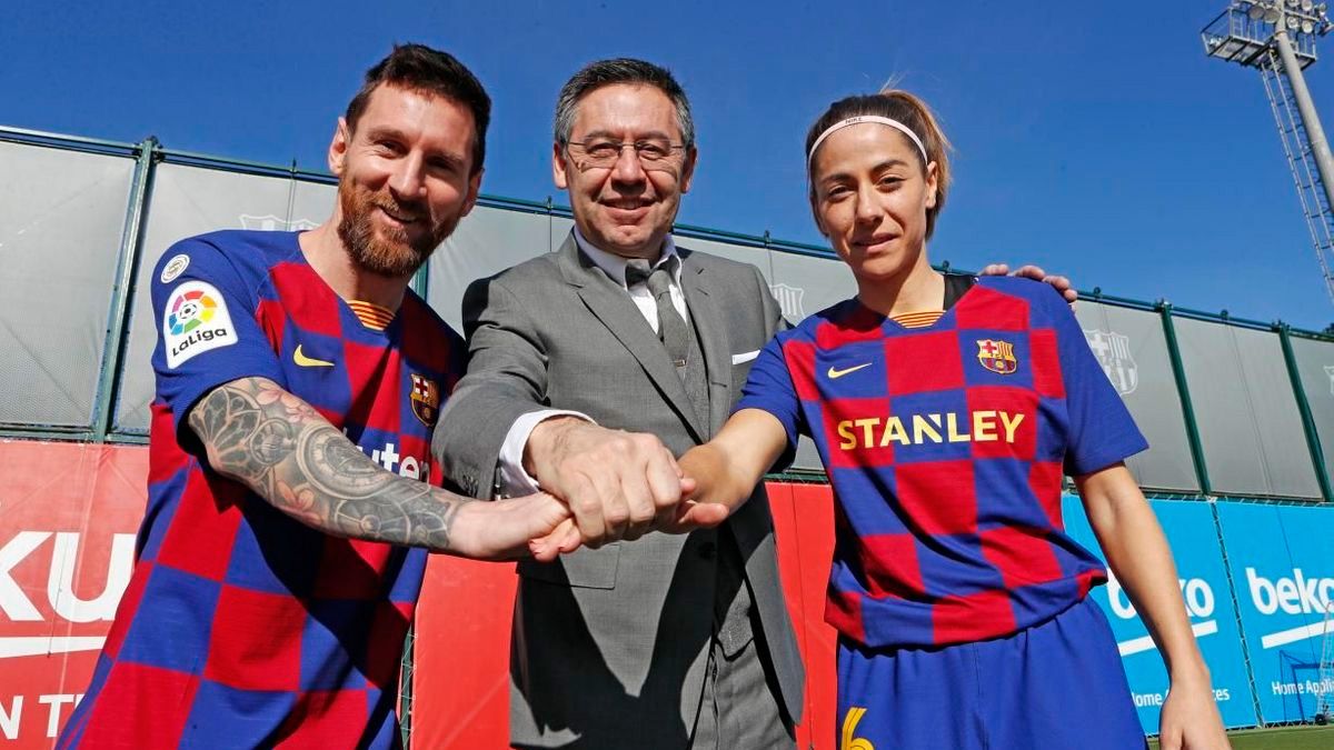 Leo Messi y Josep Maria Bartomeu en la foto oficial del Barça | FCB