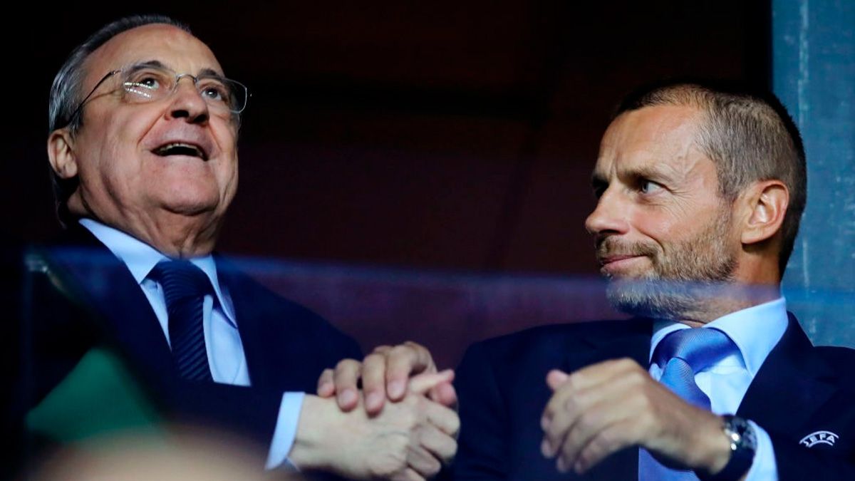 Florentino Pérez and Aleksander Ceferin, presidents of Real Madrid and UEFA, in a match of European Supercup