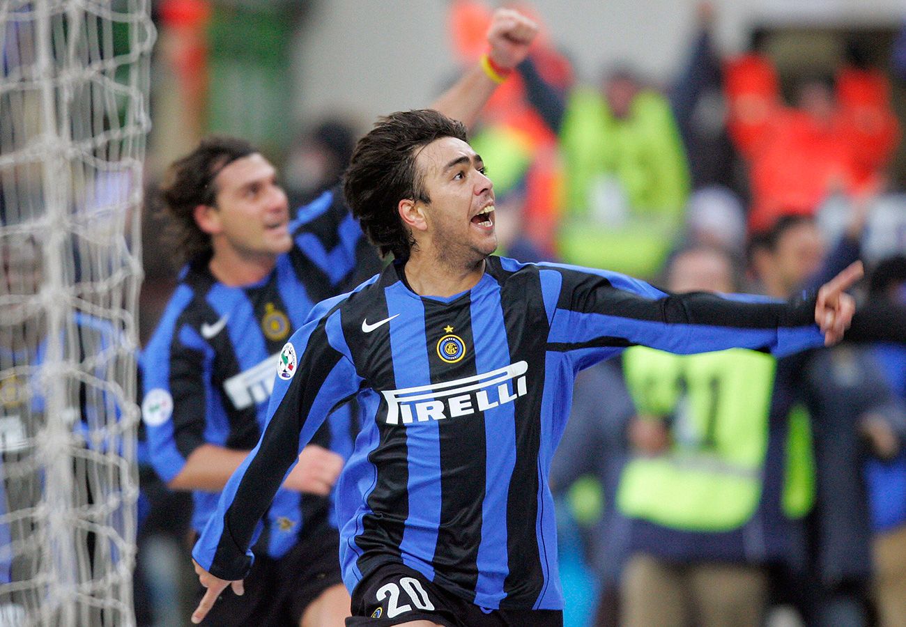 Recoba Celebrating a goal with the Inter