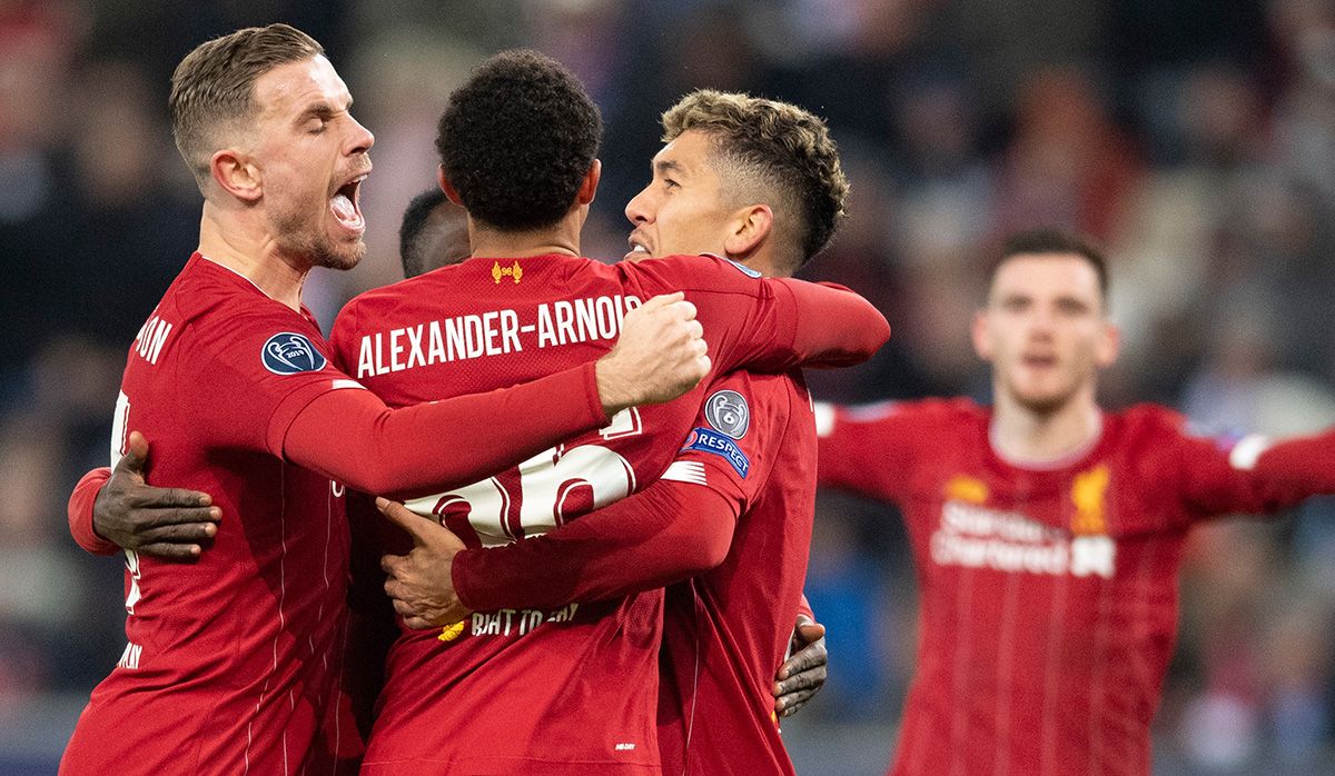 El Liverpool, celebrando la clasificación para octavos de Champions