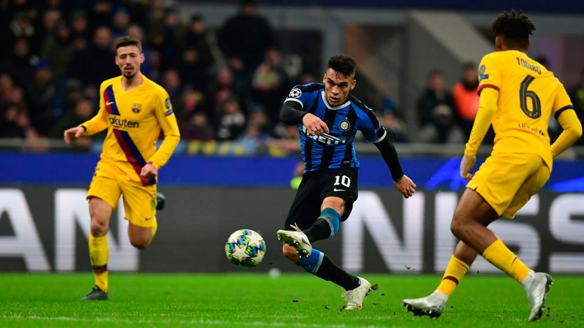 Lautaro Martínez in a match of Inter Milan in the Champions League