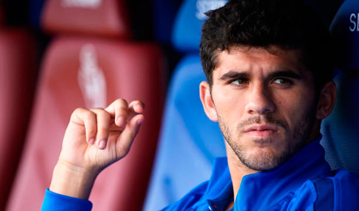 Carles Aleñá, in the bench