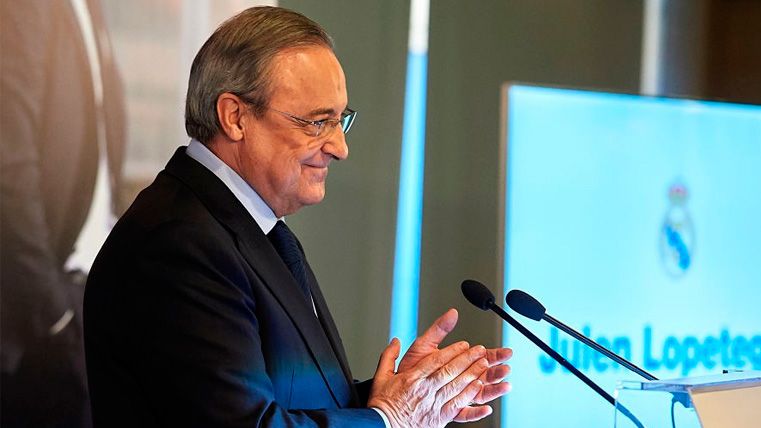 Florentino Pérez in an act of Real Madrid