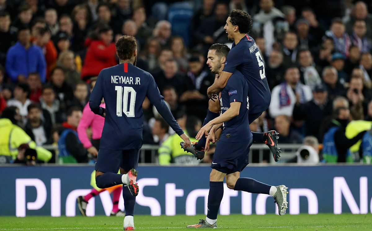 Neymar Jr and Sarabia, celebrating a goal with Paris Saint-Germain