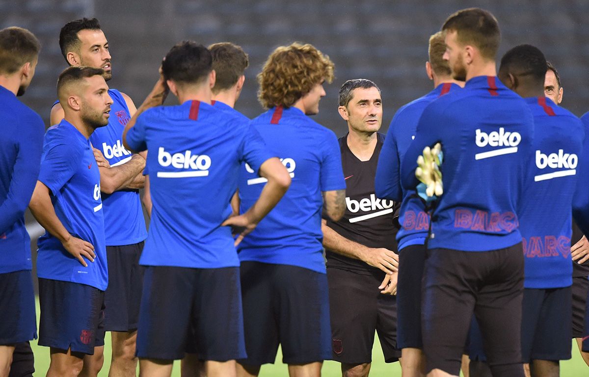 El FC Barcelona, entrenando en la Ciutat Esportiva Joan Gamper