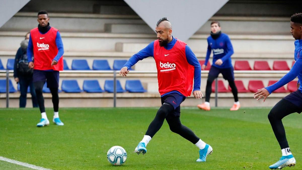 Arturo Vidal in a training session of FC Barcelona | FCB