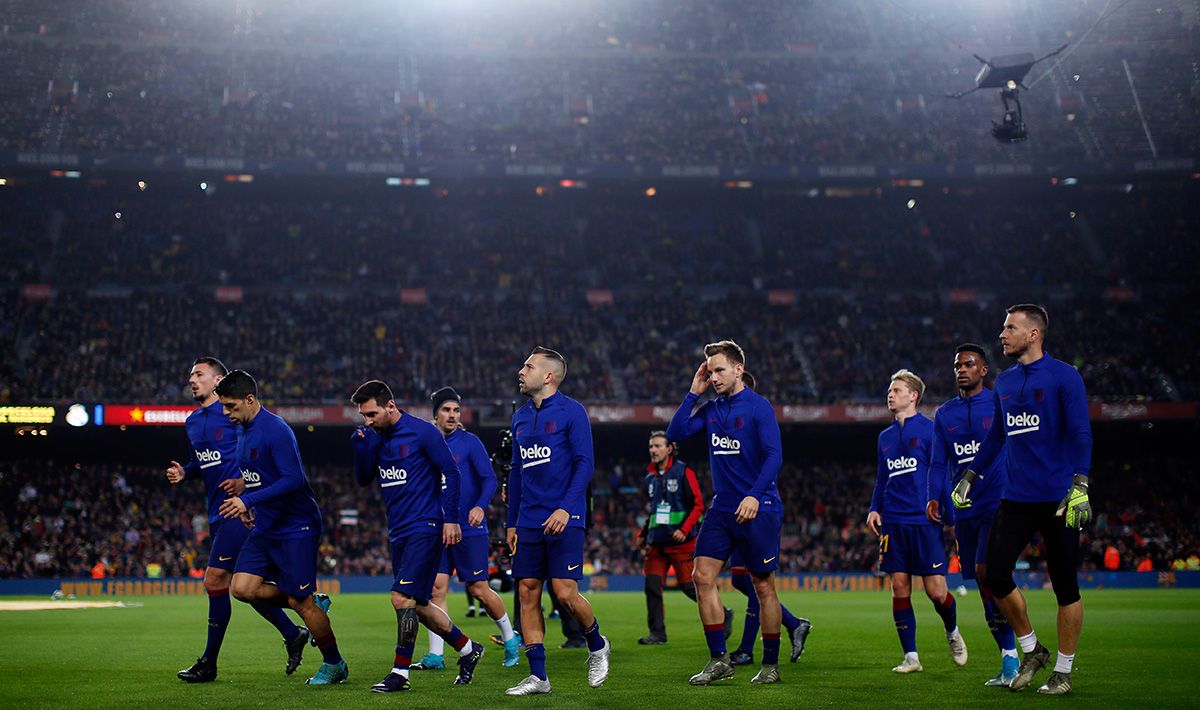 Calentamiento del FC Barcelona antes de un partido en el Camp Nou