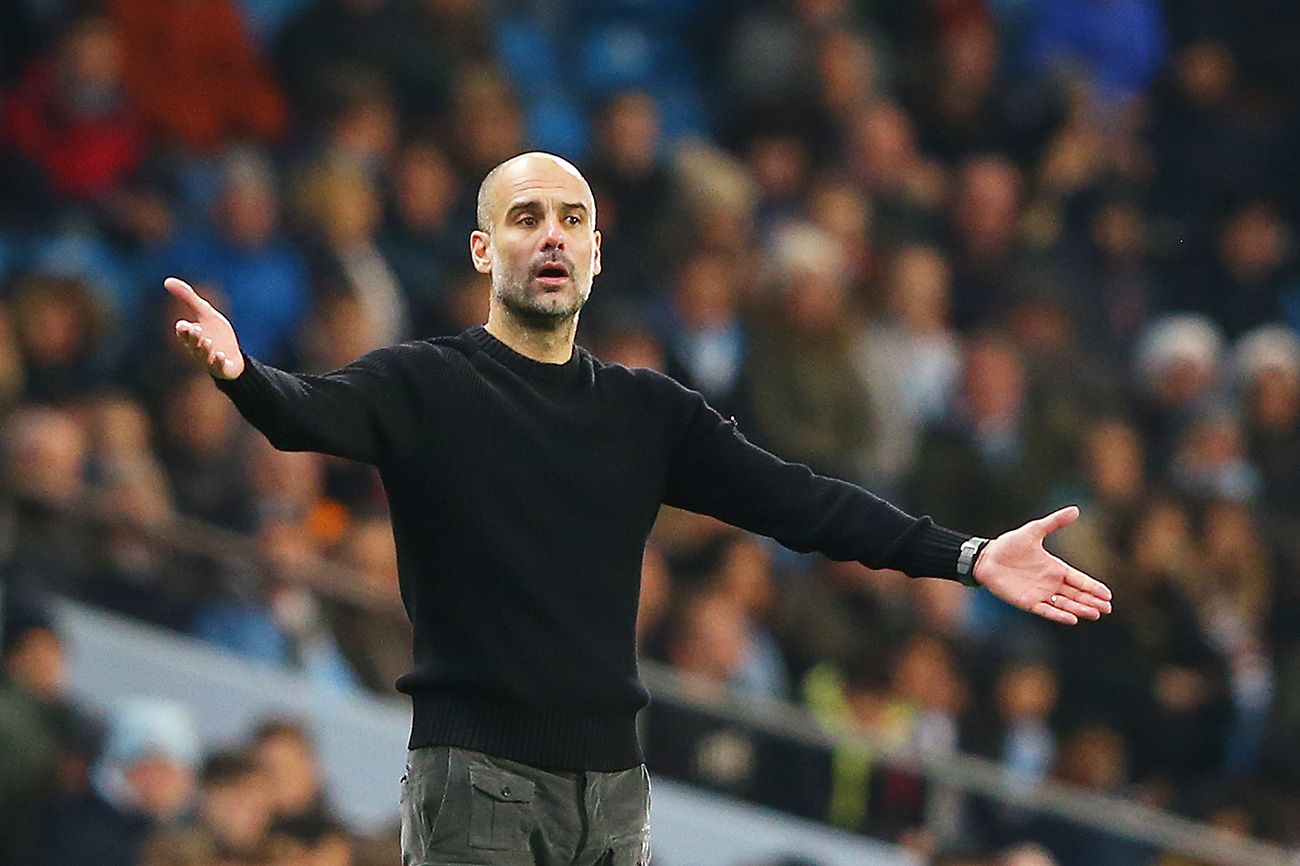 Pep Guardiola complains in a party of the City