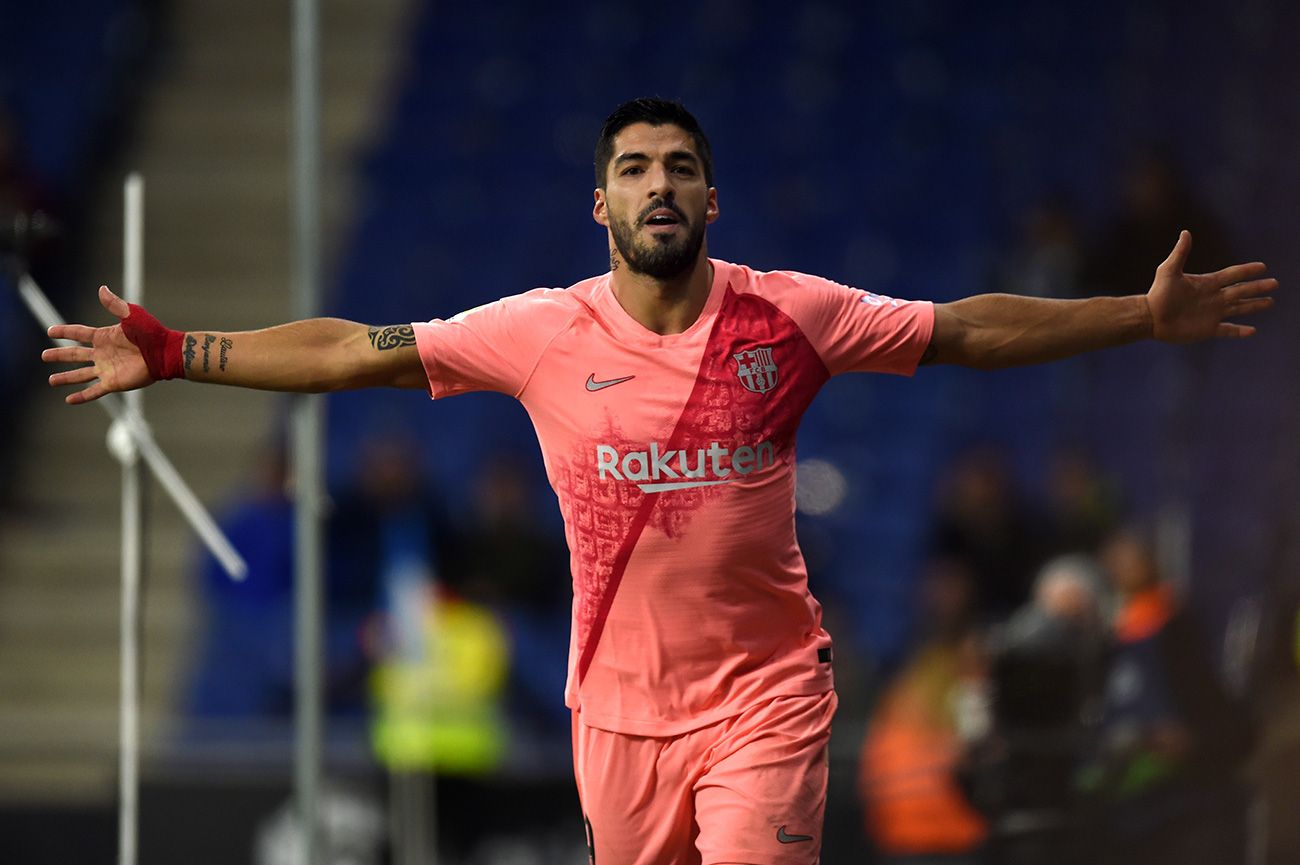 Luis Suárez celebra un gol en el estadio del Espanyol