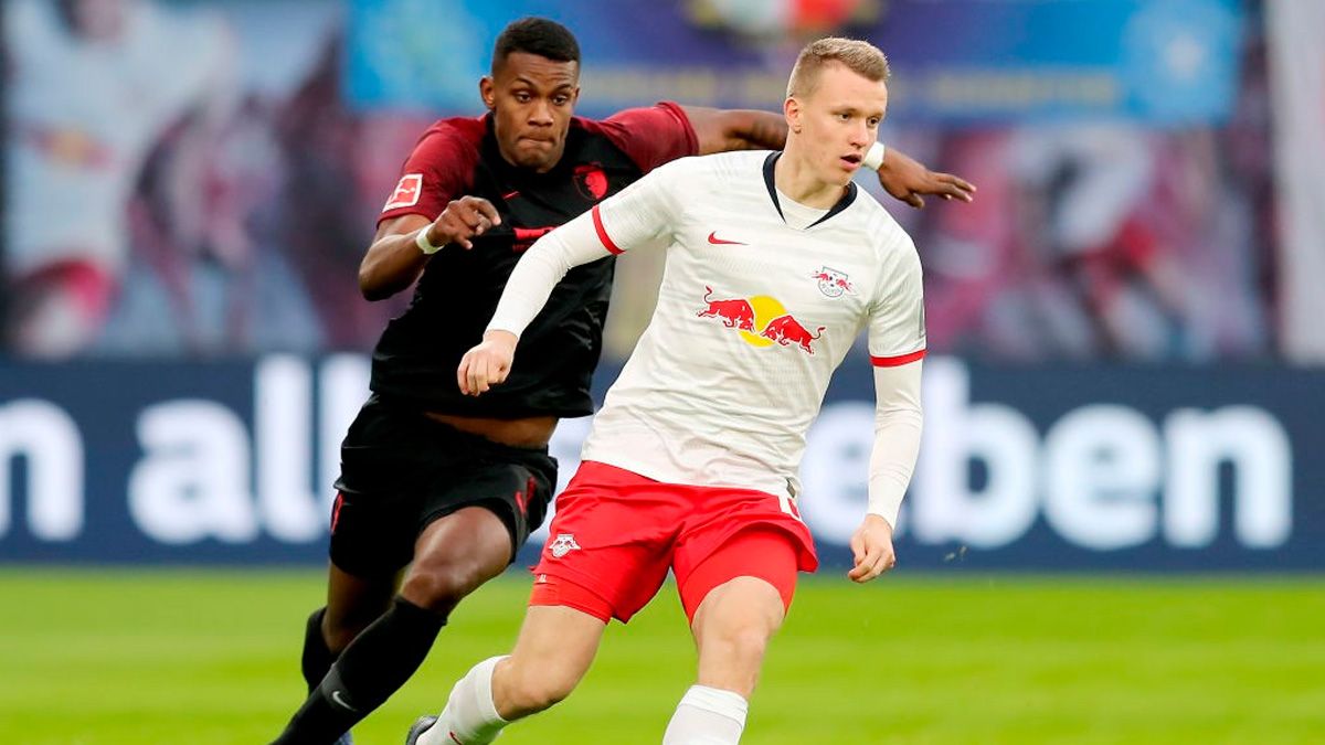 Lukas Klostermann, possible target of Barça, in a match of Leipzig