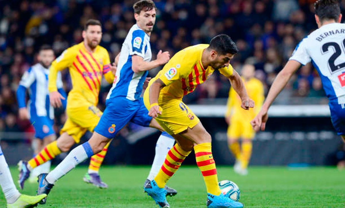 Luis Suárez, durante el derbi