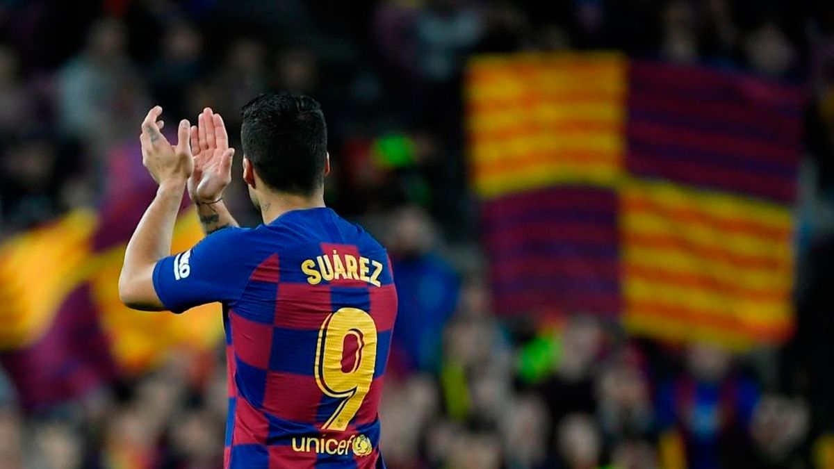 Luis Suárez celebrates a goal with FC Barcelona in LaLiga