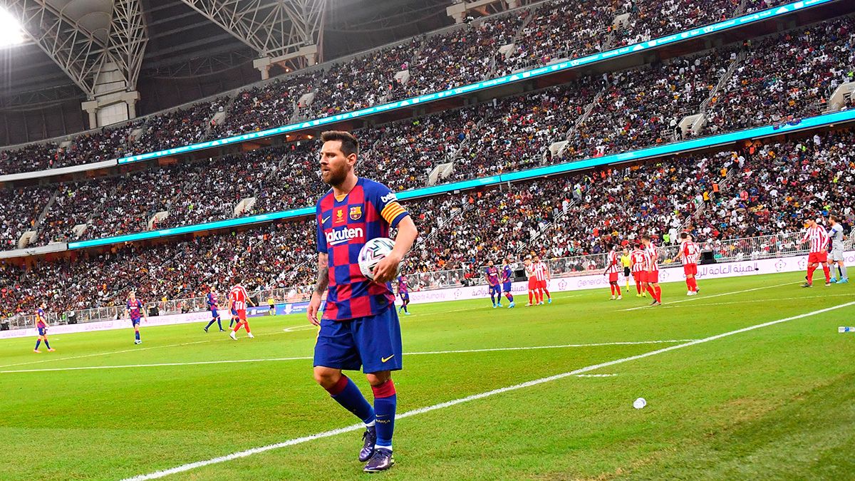 Leo Messi in a match with Barça in the Spanish Supercup