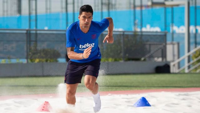 Luis Suárez works in his recovery