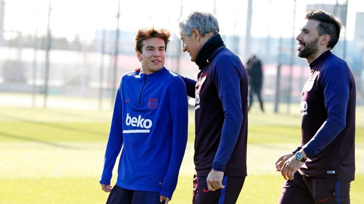 Riqui Puig y Quique Setién en una sesión de entrenamiento del Barça | FCB