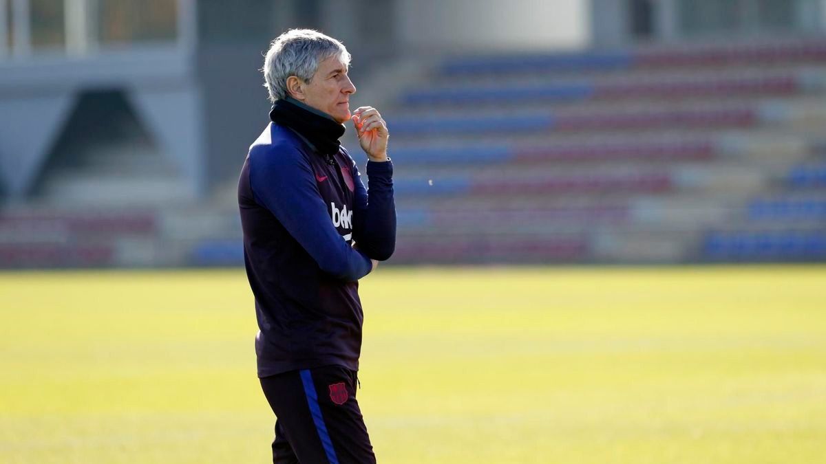 Quique Setién in a training session of Barça | FCB