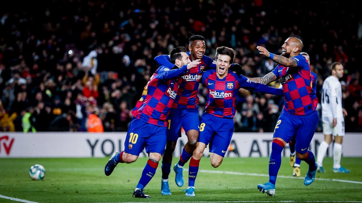 Leo Messi, Ansu Fati y Riqui Puig en una foto que hace soñar a los aficionados del Barça | FCB