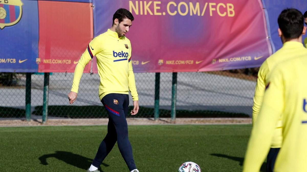 Abel Ruiz in a training session of the first team of Barça | FCB