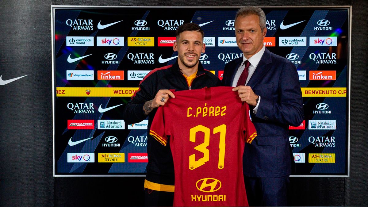 Carles Pérez en su presentación como nuevo jugador de la Roma | ASRoma