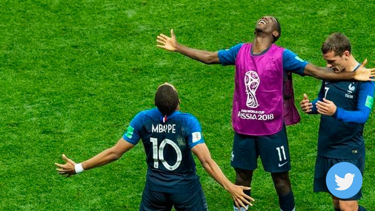 Kylian Mbappé y Ousmane Dembélé celebran una victoria de la selección francesa
