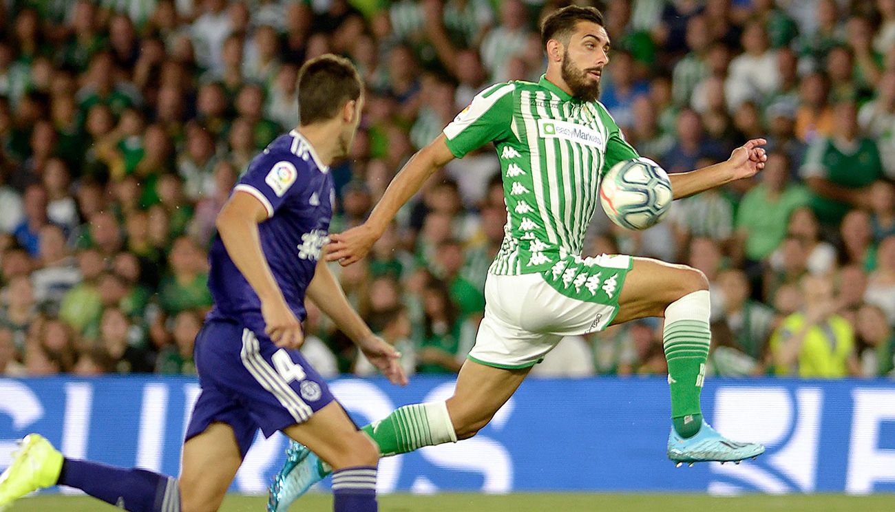 Borja Churches in a party with the Betis