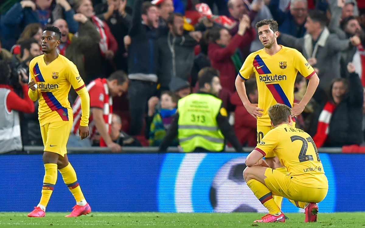 Los jugadores del FC Barcelona, decepcionados tras la eliminación en Copa