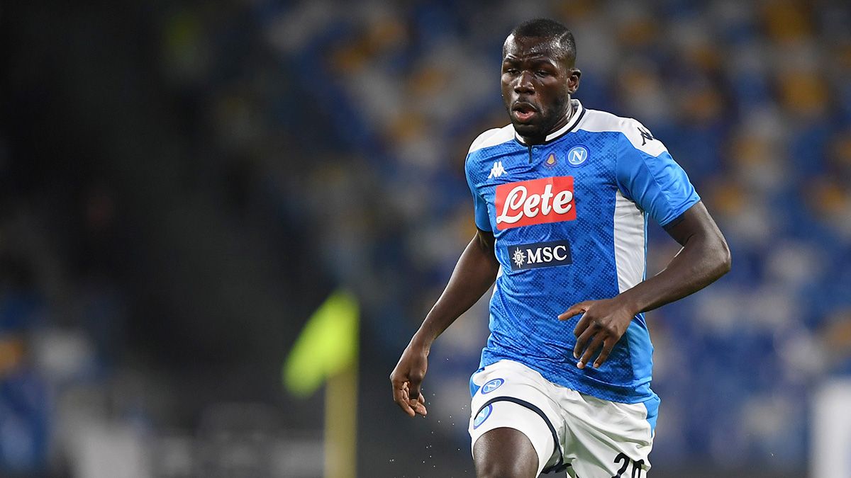 Kalidou Koulibaly en un partido con el Napoli en la Serie A