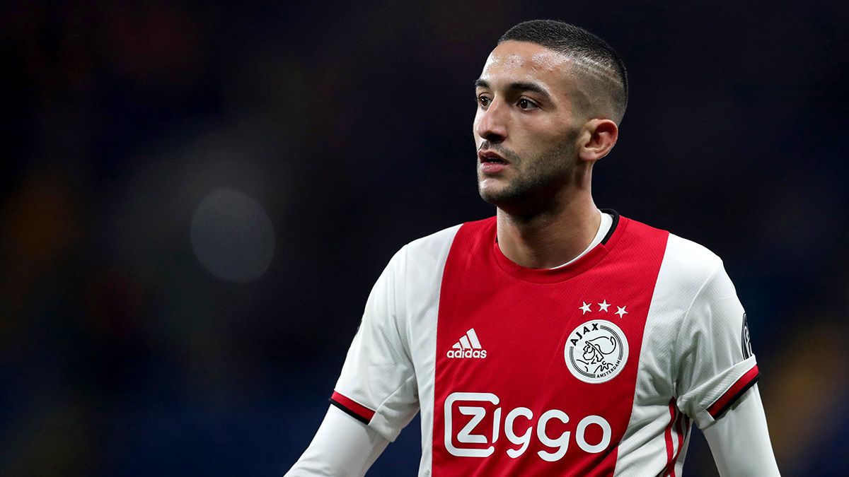 Hakim Ziyech in a match between Ajax and Chelsea in the Champions League