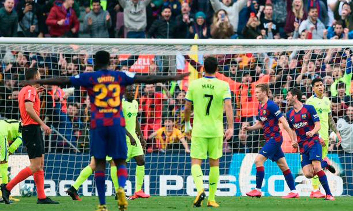 The FC Barcelona, celebrating a goal against the Getafe