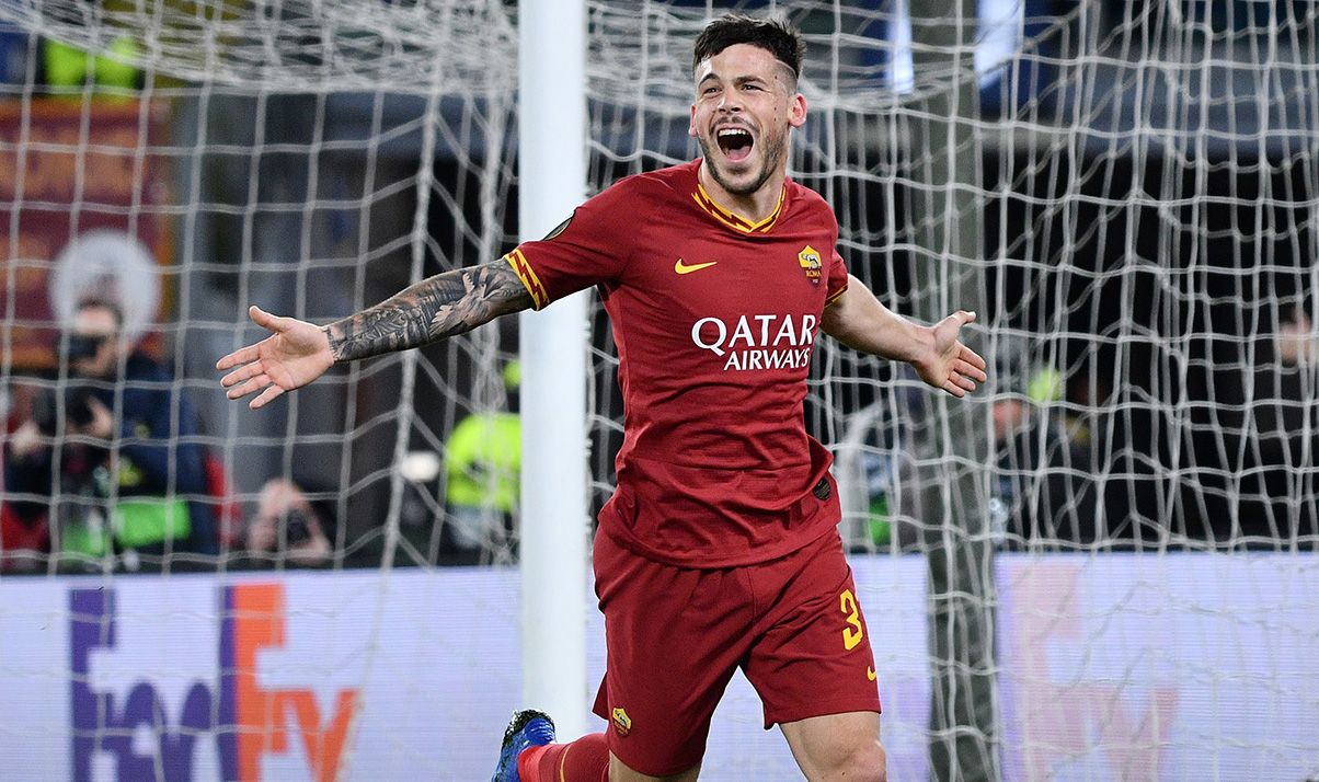 Carles Pérez celebrating a goal with the Rome