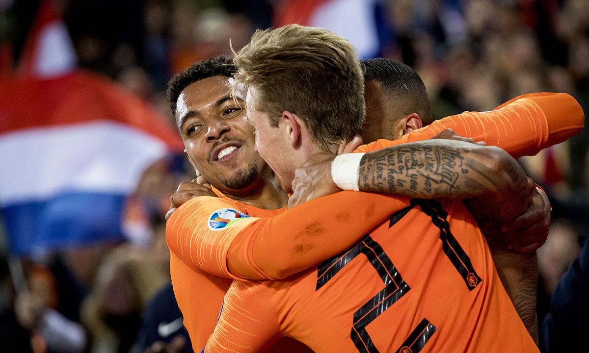 Frenkie de Jong, celebrating a goal with Netherlands